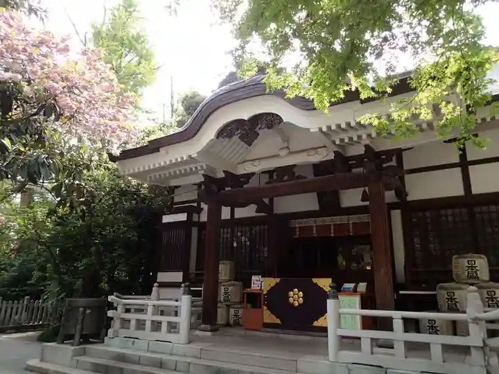 鳥越神社の本殿・本堂