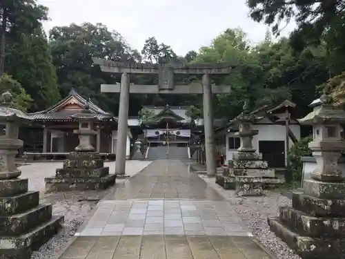 西寒多神社の鳥居