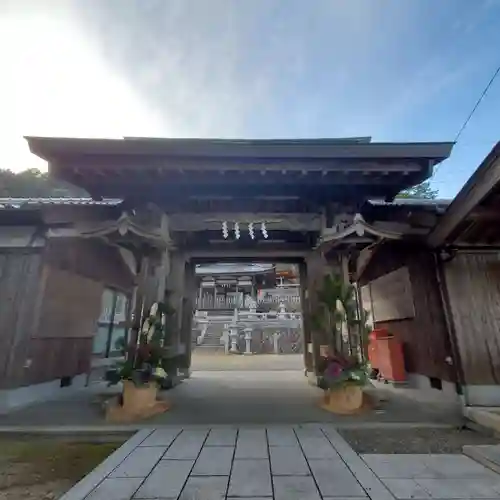 檜尾神社の山門・神門
