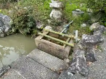 甘呂神社の{uncategorized: "未分類", other: "その他", undefined: "問題あり", building: "その他建物", grave: "お墓", sacred_gate: "鳥居", guardian: "狛犬", statue: "像", buddha: "仏像", history: "歴史", nature: "自然", garden: "庭園", animal: "動物", pagoda: "塔", temizu: "手水舎", mountain_gate: "山門・神門", sanctuary: "本殿・本堂", subordinate: "末社・摂社", art: "芸術", scenery: "景色", jizo: "地蔵", ema: "絵馬", goshuin: "御朱印", omikuji: "おみくじ", items: "授与品その他", amulet: "お守り", goshuincho: "御朱印帳", eats: "食事", festival: "お祭り", votive_dance: "神楽", shichigosan: "七五三参", wedding: "結婚式", experience: "体験その他", initially: "初詣", around: "周辺", anti_infection: "感染症対策"}
