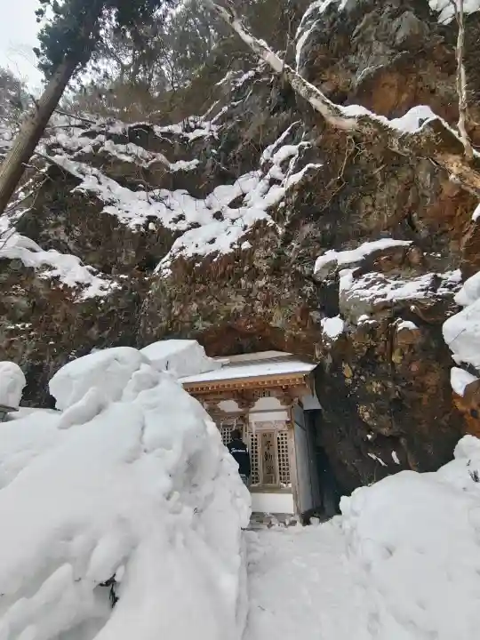 桜松神社の{uncategorized: "未分類", other: "その他", undefined: "問題あり", building: "その他建物", grave: "お墓", sacred_gate: "鳥居", guardian: "狛犬", statue: "像", buddha: "仏像", history: "歴史", nature: "自然", garden: "庭園", animal: "動物", pagoda: "塔", temizu: "手水舎", mountain_gate: "山門・神門", sanctuary: "本殿・本堂", subordinate: "末社・摂社", art: "芸術", scenery: "景色", jizo: "地蔵", ema: "絵馬", goshuin: "御朱印", omikuji: "おみくじ", items: "授与品その他", amulet: "お守り", goshuincho: "御朱印帳", eats: "食事", festival: "お祭り", votive_dance: "神楽", shichigosan: "七五三参", wedding: "結婚式", experience: "体験その他", initially: "初詣", around: "周辺", anti_infection: "感染症対策"}