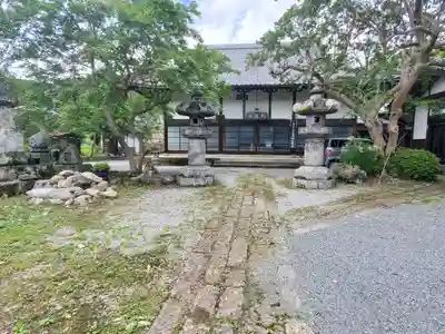 阿弥陀寺の本殿・本堂