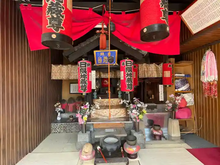 日限地蔵尊の本殿・本堂