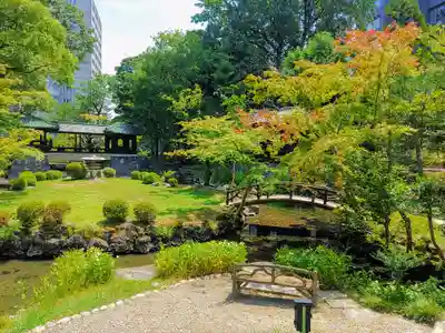 豊彦稲荷社(法王町)の庭園