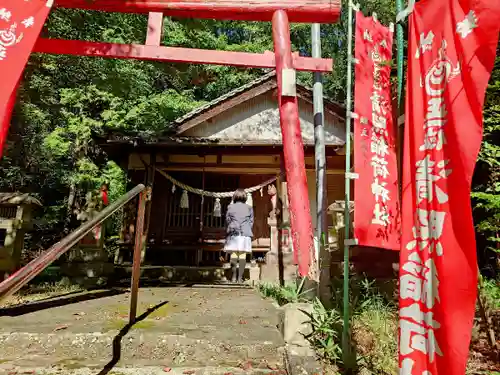 清照稲荷神社の本殿