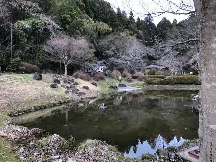 黄金山神社の庭園
