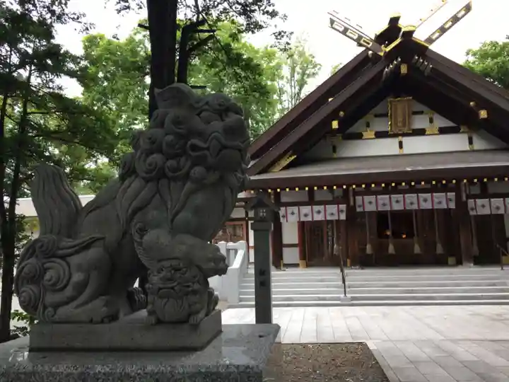 新琴似神社の狛犬