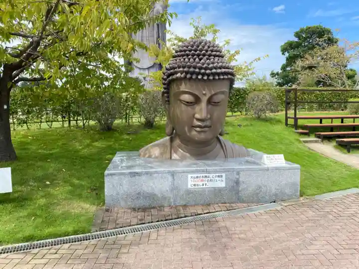 東本願寺本廟 牛久浄苑(牛久大仏)の仏像