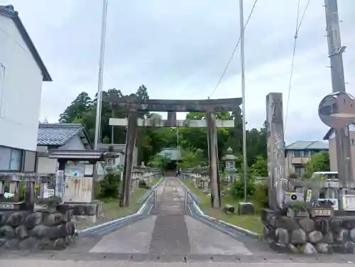 多賀神社の{uncategorized: "未分類", other: "その他", undefined: "問題あり", building: "その他建物", grave: "お墓", sacred_gate: "鳥居", guardian: "狛犬", statue: "像", buddha: "仏像", history: "歴史", nature: "自然", garden: "庭園", animal: "動物", pagoda: "塔", temizu: "手水舎", mountain_gate: "山門・神門", sanctuary: "本殿・本堂", subordinate: "末社・摂社", art: "芸術", scenery: "景色", jizo: "地蔵", ema: "絵馬", goshuin: "御朱印", omikuji: "おみくじ", items: "授与品その他", amulet: "お守り", goshuincho: "御朱印帳", eats: "食事", festival: "お祭り", votive_dance: "神楽", shichigosan: "七五三参", wedding: "結婚式", experience: "体験その他", initially: "初詣", around: "周辺", anti_infection: "感染症対策"}