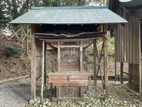 日枝神社 (甲南町稗谷)の{uncategorized: "未分類", other: "その他", undefined: "問題あり", building: "その他建物", grave: "お墓", sacred_gate: "鳥居", guardian: "狛犬", statue: "像", buddha: "仏像", history: "歴史", nature: "自然", garden: "庭園", animal: "動物", pagoda: "塔", temizu: "手水舎", mountain_gate: "山門・神門", sanctuary: "本殿・本堂", subordinate: "末社・摂社", art: "芸術", scenery: "景色", jizo: "地蔵", ema: "絵馬", goshuin: "御朱印", omikuji: "おみくじ", items: "授与品その他", amulet: "お守り", goshuincho: "御朱印帳", eats: "食事", festival: "お祭り", votive_dance: "神楽", shichigosan: "七五三参", wedding: "結婚式", experience: "体験その他", initially: "初詣", around: "周辺", anti_infection: "感染症対策"}