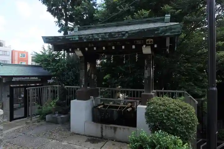 田端八幡神社の手水舎