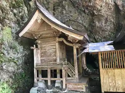 岩屋神社の本殿・本堂
