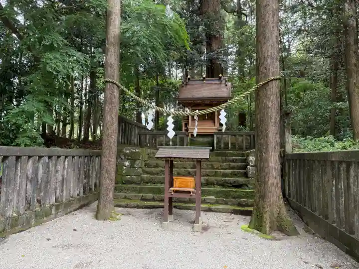 狭野神社の{uncategorized: "未分類", other: "その他", undefined: "問題あり", building: "その他建物", grave: "お墓", sacred_gate: "鳥居", guardian: "狛犬", statue: "像", buddha: "仏像", history: "歴史", nature: "自然", garden: "庭園", animal: "動物", pagoda: "塔", temizu: "手水舎", mountain_gate: "山門・神門", sanctuary: "本殿・本堂", subordinate: "末社・摂社", art: "芸術", scenery: "景色", jizo: "地蔵", ema: "絵馬", goshuin: "御朱印", omikuji: "おみくじ", items: "授与品その他", amulet: "お守り", goshuincho: "御朱印帳", eats: "食事", festival: "お祭り", votive_dance: "神楽", shichigosan: "七五三参", wedding: "結婚式", experience: "体験その他", initially: "初詣", around: "周辺", anti_infection: "感染症対策"}