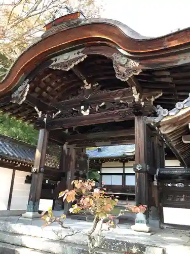 西教寺の山門・神門