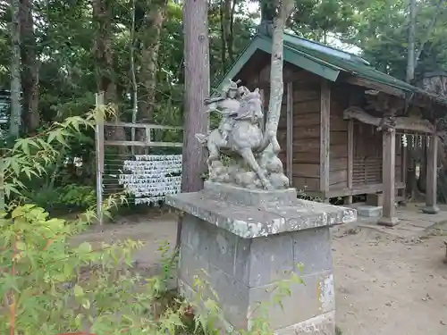 橘樹神社の像