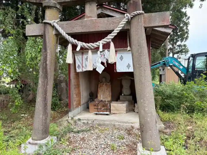 元稲田神社の{uncategorized: "未分類", other: "その他", undefined: "問題あり", building: "その他建物", grave: "お墓", sacred_gate: "鳥居", guardian: "狛犬", statue: "像", buddha: "仏像", history: "歴史", nature: "自然", garden: "庭園", animal: "動物", pagoda: "塔", temizu: "手水舎", mountain_gate: "山門・神門", sanctuary: "本殿・本堂", subordinate: "末社・摂社", art: "芸術", scenery: "景色", jizo: "地蔵", ema: "絵馬", goshuin: "御朱印", omikuji: "おみくじ", items: "授与品その他", amulet: "お守り", goshuincho: "御朱印帳", eats: "食事", festival: "お祭り", votive_dance: "神楽", shichigosan: "七五三参", wedding: "結婚式", experience: "体験その他", initially: "初詣", around: "周辺", anti_infection: "感染症対策"}