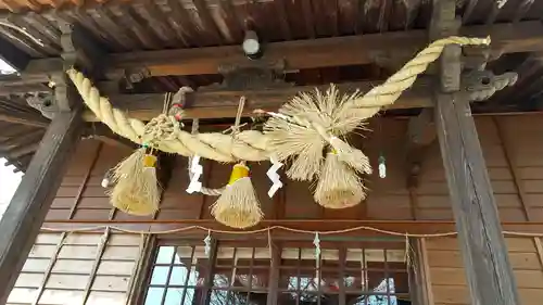 辛崎神社の本殿・本堂