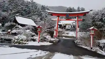石母田 三吉神社の鳥居