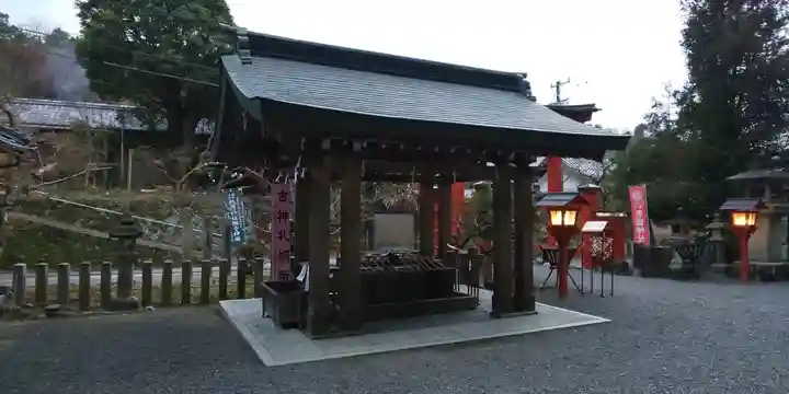 敢國神社の手水舎
