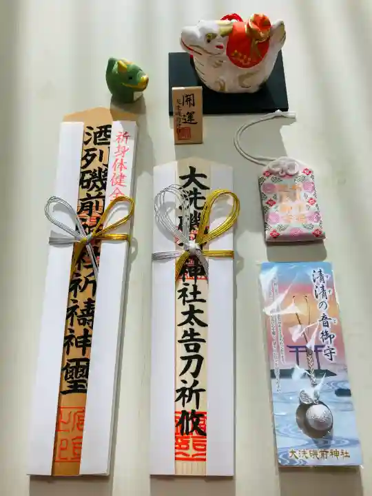 大洗磯前神社の{uncategorized: "未分類", other: "その他", undefined: "問題あり", building: "その他建物", grave: "お墓", sacred_gate: "鳥居", guardian: "狛犬", statue: "像", buddha: "仏像", history: "歴史", nature: "自然", garden: "庭園", animal: "動物", pagoda: "塔", temizu: "手水舎", mountain_gate: "山門・神門", sanctuary: "本殿・本堂", subordinate: "末社・摂社", art: "芸術", scenery: "景色", jizo: "地蔵", ema: "絵馬", goshuin: "御朱印", omikuji: "おみくじ", items: "授与品その他", amulet: "お守り", goshuincho: "御朱印帳", eats: "食事", festival: "お祭り", votive_dance: "神楽", shichigosan: "七五三参", wedding: "結婚式", experience: "体験その他", initially: "初詣", around: "周辺", anti_infection: "感染症対策"}