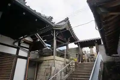 通妙寺の山門