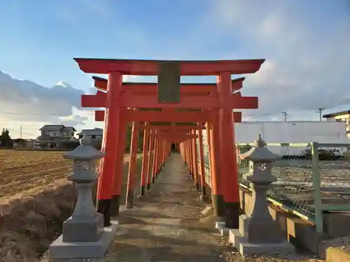 鳴岡稲荷神社の鳥居