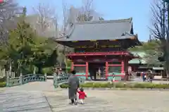 根津神社の山門