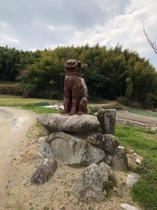 安仁神社の狛犬