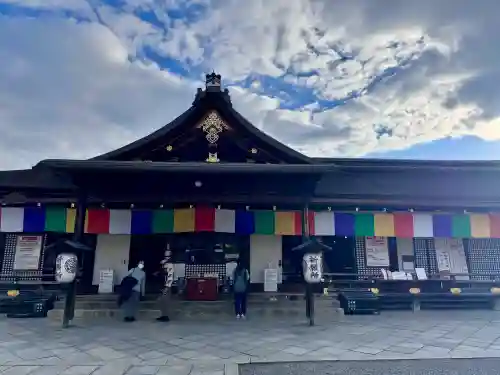 東寺（教王護国寺）の{uncategorized: "未分類", other: "その他", undefined: "問題あり", building: "その他建物", grave: "お墓", sacred_gate: "鳥居", guardian: "狛犬", statue: "像", buddha: "仏像", history: "歴史", nature: "自然", garden: "庭園", animal: "動物", pagoda: "塔", temizu: "手水舎", mountain_gate: "山門・神門", sanctuary: "本殿・本堂", subordinate: "末社・摂社", art: "芸術", scenery: "景色", jizo: "地蔵", ema: "絵馬", goshuin: "御朱印", omikuji: "おみくじ", items: "授与品その他", amulet: "お守り", goshuincho: "御朱印帳", eats: "食事", festival: "お祭り", votive_dance: "神楽", shichigosan: "七五三参", wedding: "結婚式", experience: "体験その他", initially: "初詣", around: "周辺", anti_infection: "感染症対策"}