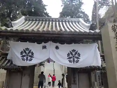 宝山寺の山門・神門
