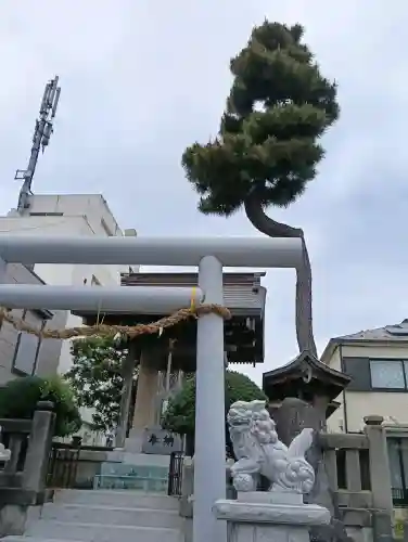 千度小路龍宮神社の{uncategorized: "未分類", other: "その他", undefined: "問題あり", building: "その他建物", grave: "お墓", sacred_gate: "鳥居", guardian: "狛犬", statue: "像", buddha: "仏像", history: "歴史", nature: "自然", garden: "庭園", animal: "動物", pagoda: "塔", temizu: "手水舎", mountain_gate: "山門・神門", sanctuary: "本殿・本堂", subordinate: "末社・摂社", art: "芸術", scenery: "景色", jizo: "地蔵", ema: "絵馬", goshuin: "御朱印", omikuji: "おみくじ", items: "授与品その他", amulet: "お守り", goshuincho: "御朱印帳", eats: "食事", festival: "お祭り", votive_dance: "神楽", shichigosan: "七五三参", wedding: "結婚式", experience: "体験その他", initially: "初詣", around: "周辺", anti_infection: "感染症対策"}