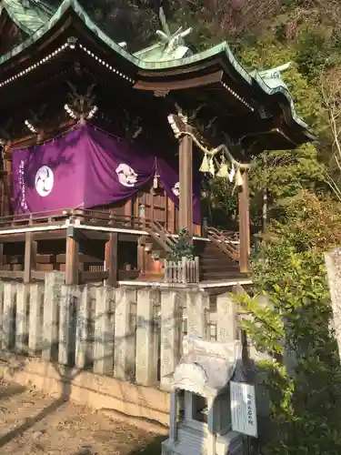 草津八幡宮の本殿・本堂