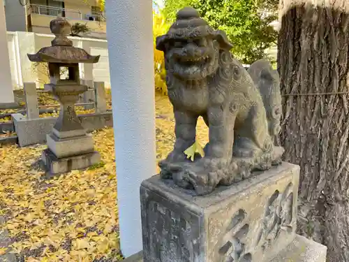 初音森神社の狛犬
