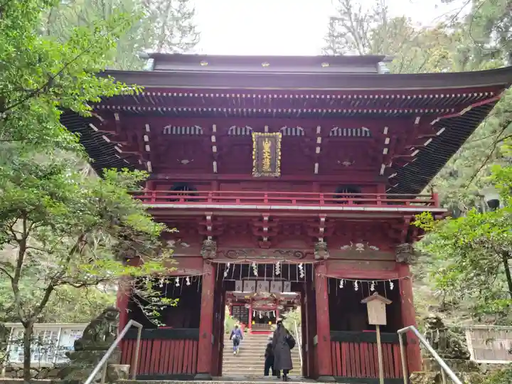 花園神社の山門・神門