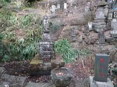 岩舟山高勝寺の像