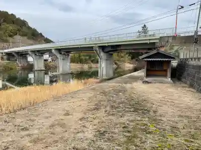 地蔵堂(水口町嶬峨)の{uncategorized: "未分類", other: "その他", undefined: "問題あり", building: "その他建物", grave: "お墓", sacred_gate: "鳥居", guardian: "狛犬", statue: "像", buddha: "仏像", history: "歴史", nature: "自然", garden: "庭園", animal: "動物", pagoda: "塔", temizu: "手水舎", mountain_gate: "山門・神門", sanctuary: "本殿・本堂", subordinate: "末社・摂社", art: "芸術", scenery: "景色", jizo: "地蔵", ema: "絵馬", goshuin: "御朱印", omikuji: "おみくじ", items: "授与品その他", amulet: "お守り", goshuincho: "御朱印帳", eats: "食事", festival: "お祭り", votive_dance: "神楽", shichigosan: "七五三参", wedding: "結婚式", experience: "体験その他", initially: "初詣", around: "周辺", anti_infection: "感染症対策"}