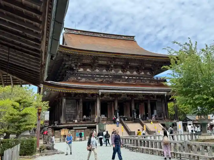 金峯山寺の{uncategorized: "未分類", other: "その他", undefined: "問題あり", building: "その他建物", grave: "お墓", sacred_gate: "鳥居", guardian: "狛犬", statue: "像", buddha: "仏像", history: "歴史", nature: "自然", garden: "庭園", animal: "動物", pagoda: "塔", temizu: "手水舎", mountain_gate: "山門・神門", sanctuary: "本殿・本堂", subordinate: "末社・摂社", art: "芸術", scenery: "景色", jizo: "地蔵", ema: "絵馬", goshuin: "御朱印", omikuji: "おみくじ", items: "授与品その他", amulet: "お守り", goshuincho: "御朱印帳", eats: "食事", festival: "お祭り", votive_dance: "神楽", shichigosan: "七五三参", wedding: "結婚式", experience: "体験その他", initially: "初詣", around: "周辺", anti_infection: "感染症対策"}