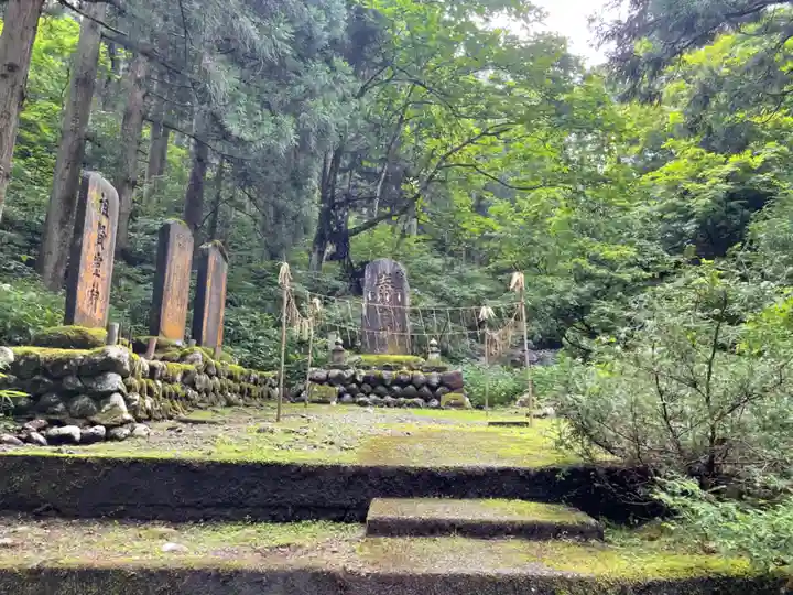八海山尊神社のその他建物
