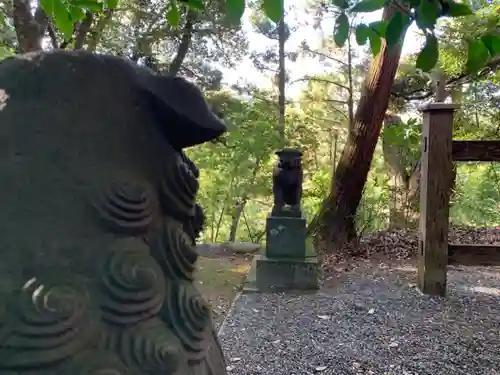 八幡神社の狛犬
