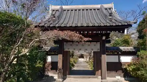 常楽寺の山門