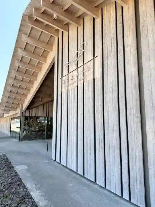 佐多六神社の{uncategorized: "未分類", other: "その他", undefined: "問題あり", building: "その他建物", grave: "お墓", sacred_gate: "鳥居", guardian: "狛犬", statue: "像", buddha: "仏像", history: "歴史", nature: "自然", garden: "庭園", animal: "動物", pagoda: "塔", temizu: "手水舎", mountain_gate: "山門・神門", sanctuary: "本殿・本堂", subordinate: "末社・摂社", art: "芸術", scenery: "景色", jizo: "地蔵", ema: "絵馬", goshuin: "御朱印", omikuji: "おみくじ", items: "授与品その他", amulet: "お守り", goshuincho: "御朱印帳", eats: "食事", festival: "お祭り", votive_dance: "神楽", shichigosan: "七五三参", wedding: "結婚式", experience: "体験その他", initially: "初詣", around: "周辺", anti_infection: "感染症対策"}