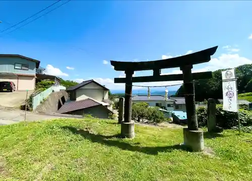 菱野健功神社の鳥居