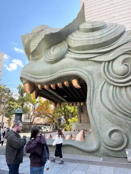 難波八阪神社の{uncategorized: "未分類", other: "その他", undefined: "問題あり", building: "その他建物", grave: "お墓", sacred_gate: "鳥居", guardian: "狛犬", statue: "像", buddha: "仏像", history: "歴史", nature: "自然", garden: "庭園", animal: "動物", pagoda: "塔", temizu: "手水舎", mountain_gate: "山門・神門", sanctuary: "本殿・本堂", subordinate: "末社・摂社", art: "芸術", scenery: "景色", jizo: "地蔵", ema: "絵馬", goshuin: "御朱印", omikuji: "おみくじ", items: "授与品その他", amulet: "お守り", goshuincho: "御朱印帳", eats: "食事", festival: "お祭り", votive_dance: "神楽", shichigosan: "七五三参", wedding: "結婚式", experience: "体験その他", initially: "初詣", around: "周辺", anti_infection: "感染症対策"}