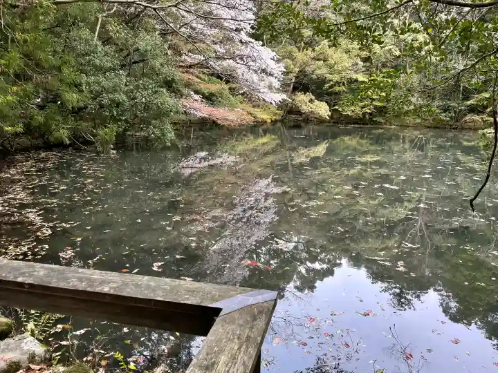 伊勢神宮内宮(皇大神宮)の{uncategorized: "未分類", other: "その他", undefined: "問題あり", building: "その他建物", grave: "お墓", sacred_gate: "鳥居", guardian: "狛犬", statue: "像", buddha: "仏像", history: "歴史", nature: "自然", garden: "庭園", animal: "動物", pagoda: "塔", temizu: "手水舎", mountain_gate: "山門・神門", sanctuary: "本殿・本堂", subordinate: "末社・摂社", art: "芸術", scenery: "景色", jizo: "地蔵", ema: "絵馬", goshuin: "御朱印", omikuji: "おみくじ", items: "授与品その他", amulet: "お守り", goshuincho: "御朱印帳", eats: "食事", festival: "お祭り", votive_dance: "神楽", shichigosan: "七五三参", wedding: "結婚式", experience: "体験その他", initially: "初詣", around: "周辺", anti_infection: "感染症対策"}
