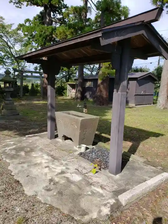 白山神社の手水舎