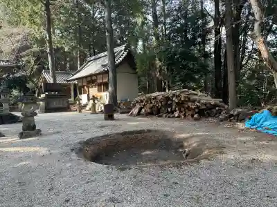 圡生神社の{uncategorized: "未分類", other: "その他", undefined: "問題あり", building: "その他建物", grave: "お墓", sacred_gate: "鳥居", guardian: "狛犬", statue: "像", buddha: "仏像", history: "歴史", nature: "自然", garden: "庭園", animal: "動物", pagoda: "塔", temizu: "手水舎", mountain_gate: "山門・神門", sanctuary: "本殿・本堂", subordinate: "末社・摂社", art: "芸術", scenery: "景色", jizo: "地蔵", ema: "絵馬", goshuin: "御朱印", omikuji: "おみくじ", items: "授与品その他", amulet: "お守り", goshuincho: "御朱印帳", eats: "食事", festival: "お祭り", votive_dance: "神楽", shichigosan: "七五三参", wedding: "結婚式", experience: "体験その他", initially: "初詣", around: "周辺", anti_infection: "感染症対策"}