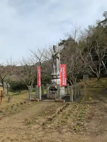 竜動寺の仏像