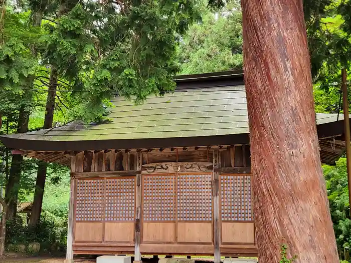 伊尼神社の建物その他