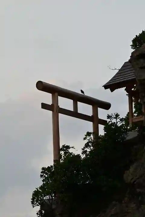 稲佐の浜 弁天島(島根県)