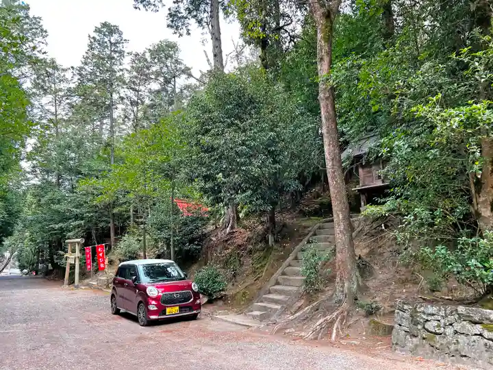 敢國神社の自然